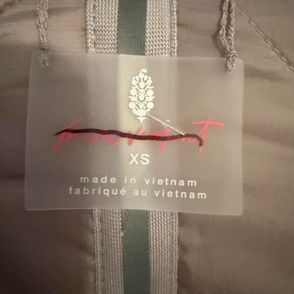 Free People Venture Out Reversible Quilted Puffer Vest . NWOT, size XS. - Picture 7 of 7